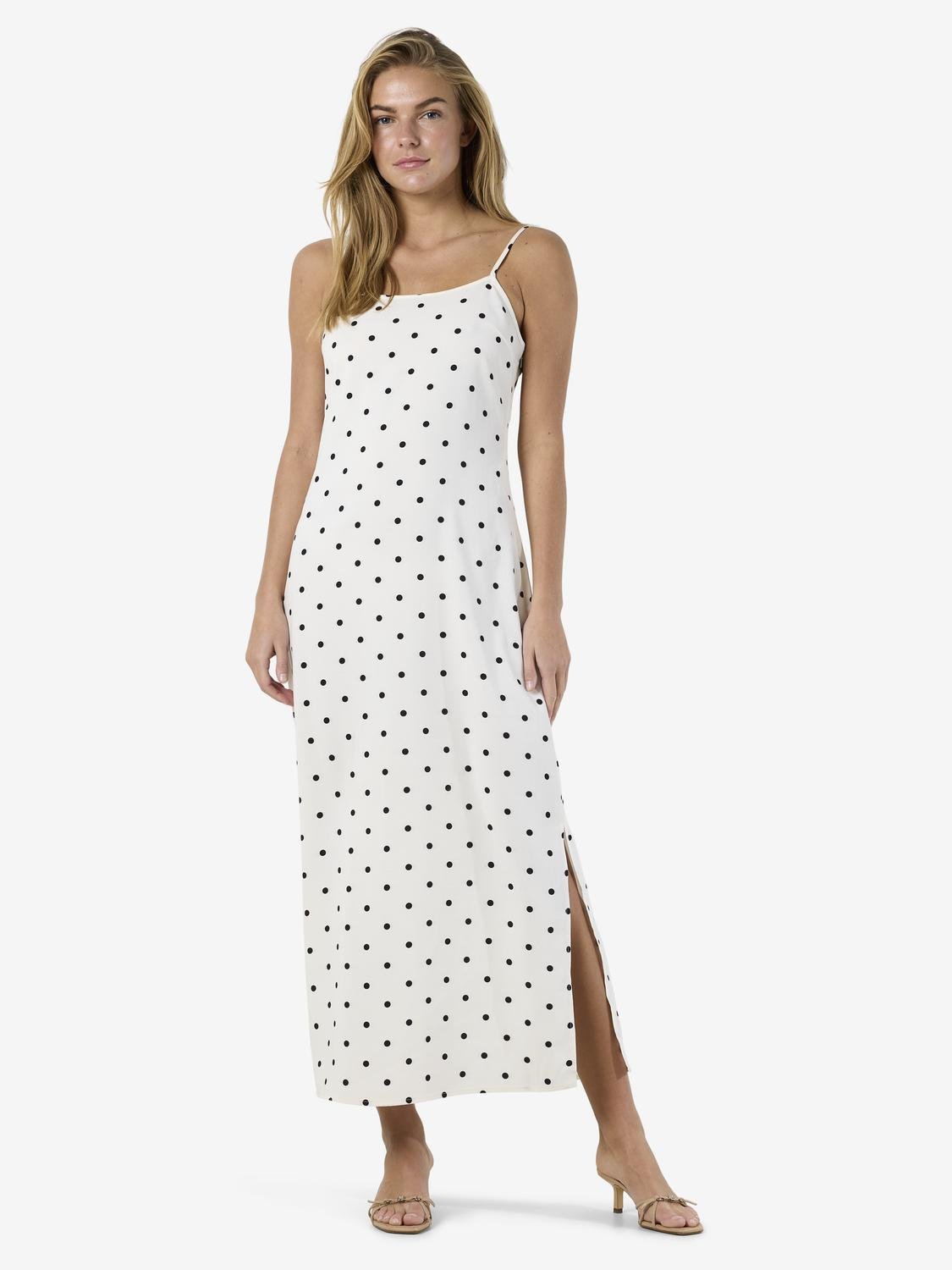 NMSOPHIE Long Dress - Cloud Dancer - VERO MODA & VILA Bergvik